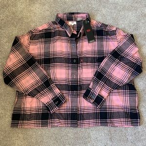 Woman’s Levis Plaid shirt
